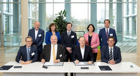 Reihe vorne v.l.n.r.: Meinhard Grodde, Head of Legal und Compliance, Vulcan Energie, Thorsten Weimann, Geschäftsführer und Chief Development Officer, Vulcan Energie, Uwe Liebelt, Präsident Europäische Verbundstandorte bei BASF, Tilmann Hezel, Senior Vice President Infrastruktur bei BASF; Reihe hinten v.l.n.r.: Horst Kreuter, Co-Founder und Chief Representative, Vulcan Energie, Jutta Steinruck, Oberbürgermeistern Stadt Ludwigshafen, Cris Moreno, Managing Director und CEO, Vulcan Energy, Daniela Schmitt, Wirtschaftsministerin Rheinland-Pfalz, Nicolas Meyer, Oberbürgermeister Stadt Frankenthal Foto: BASF SE