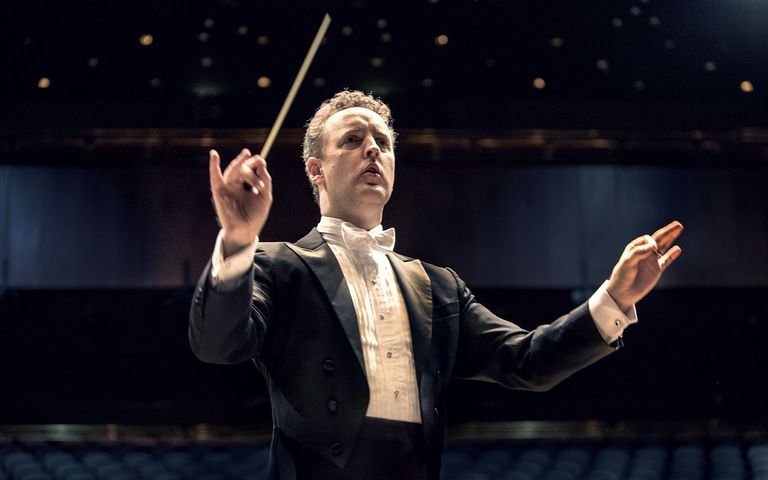 Dirigent Michael Francis. Foto: Felix Broede