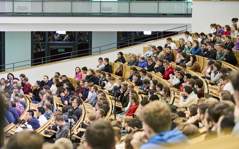 Chemieindustrie stärkt die Hochschullehre