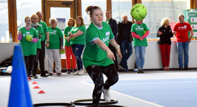 Handballspiel bei inklusiven Sportevent